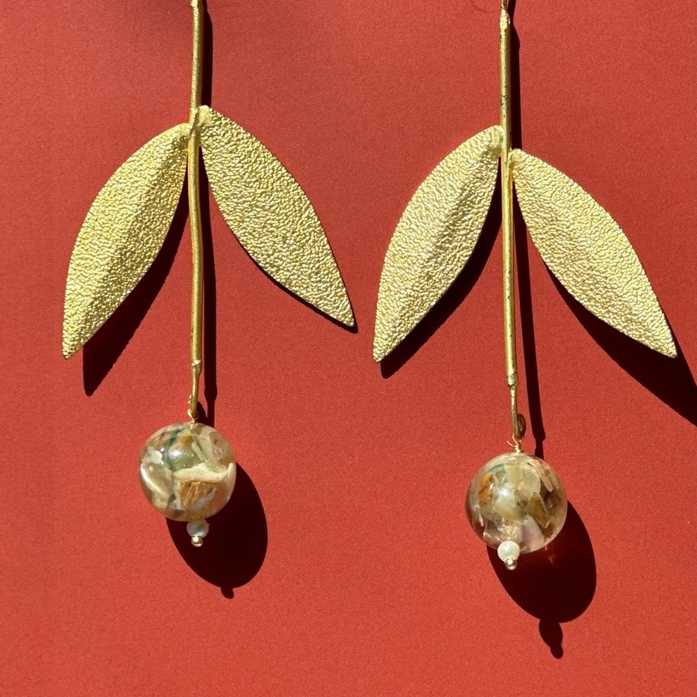 Elegant Gold Leaf Statement Earrings